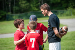 team huddle sprts campers counselors summer camp